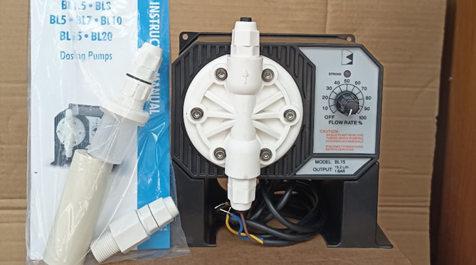 Máy bơm hóa chất HANNA BL15-2