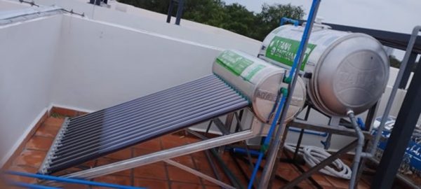 Máy nước nóng năng lượng mặt trời 180L Tân Á Đại Thành